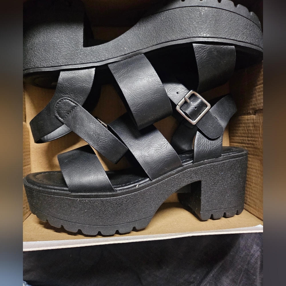 Women's Black Platform Sandals
